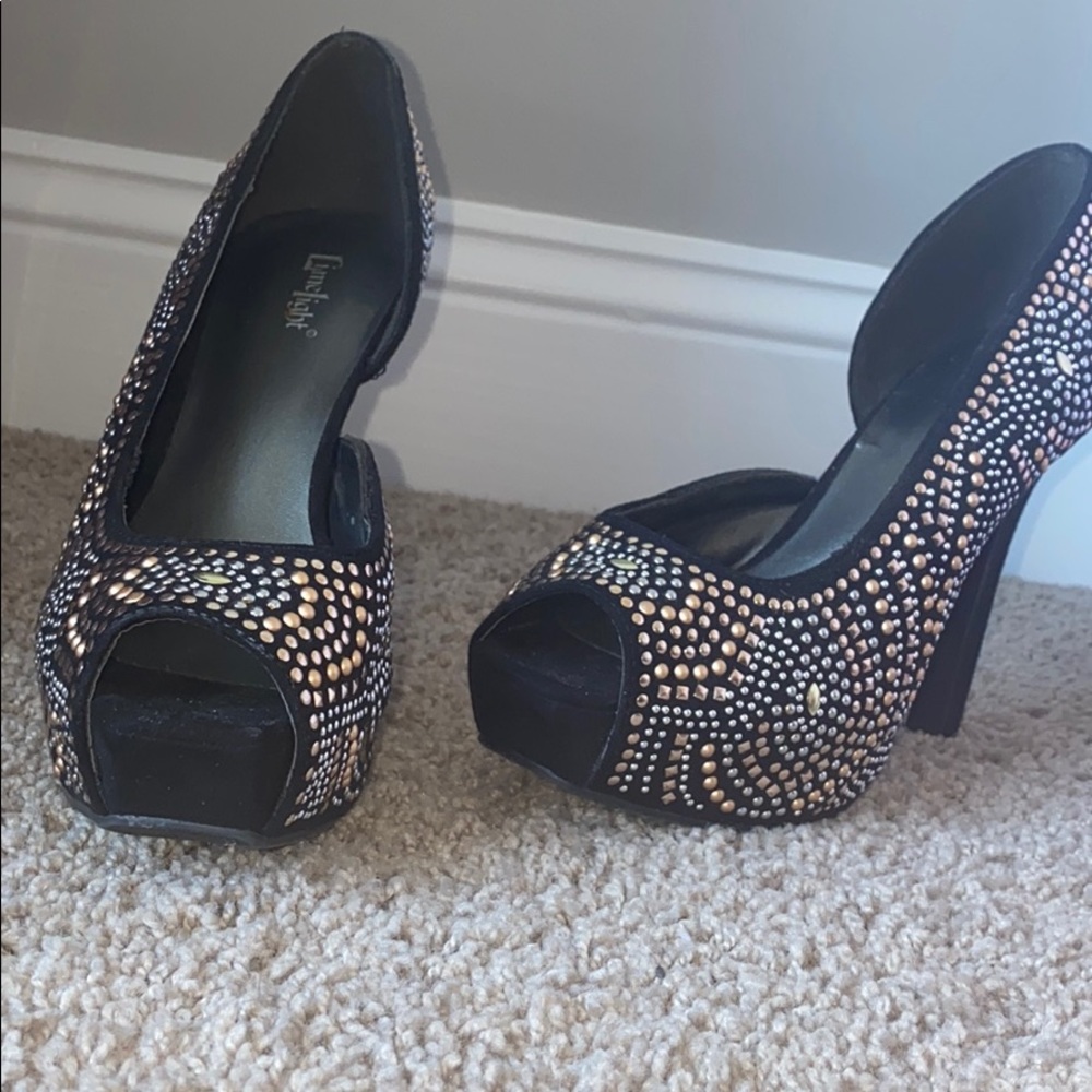 Beautiful heels. Size 6. Worn once